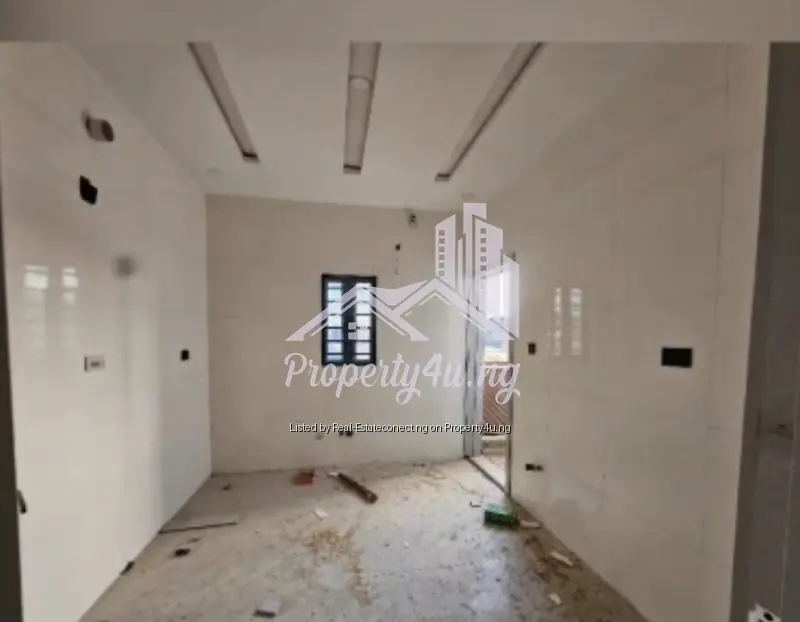Brand New 3 Bedroom Flat.